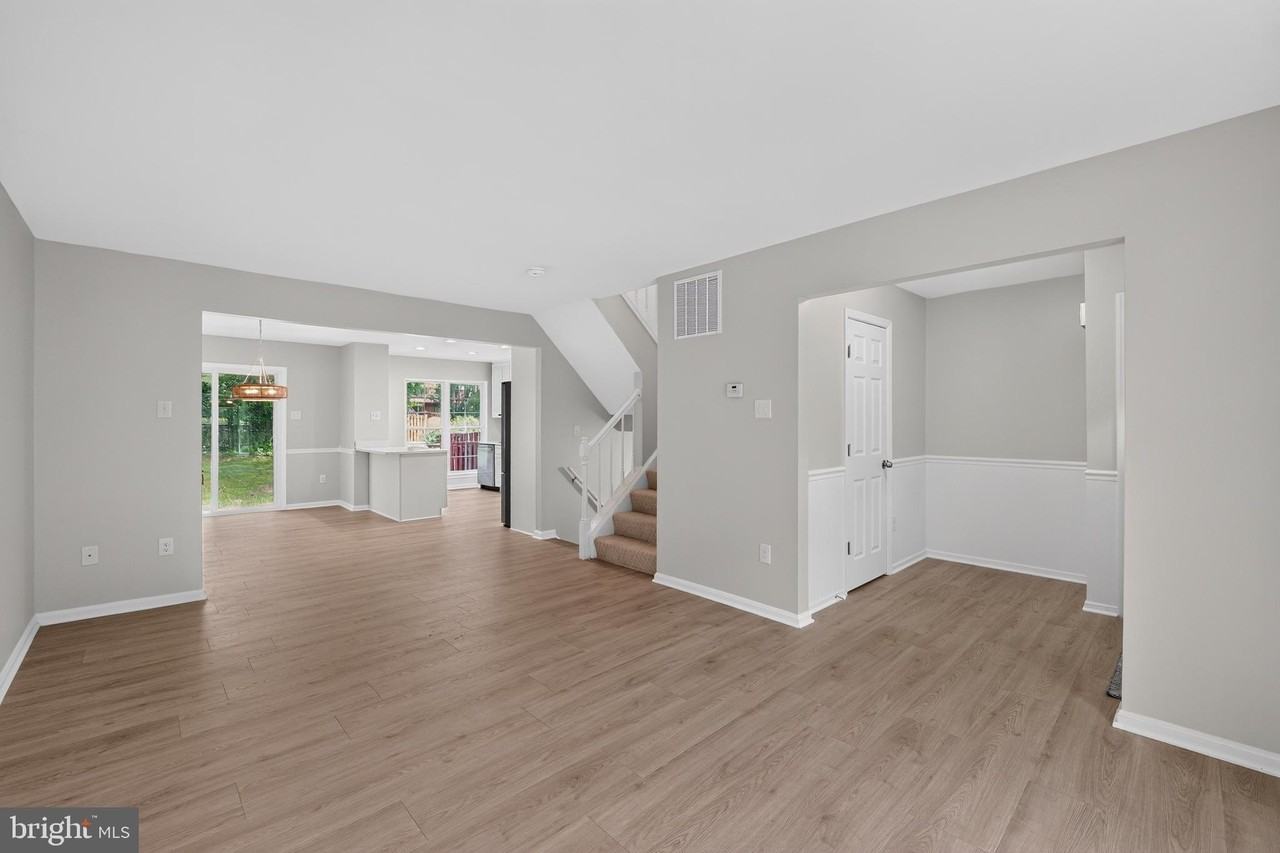 114 Gentlebrook Rd - Photo 5 of 32