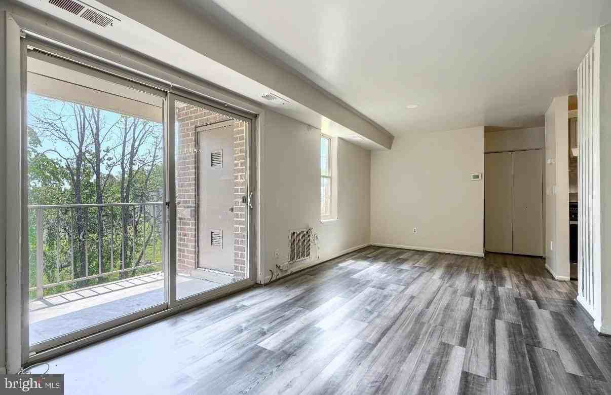 14 Mountbatten Ct - Photo 7 of 15