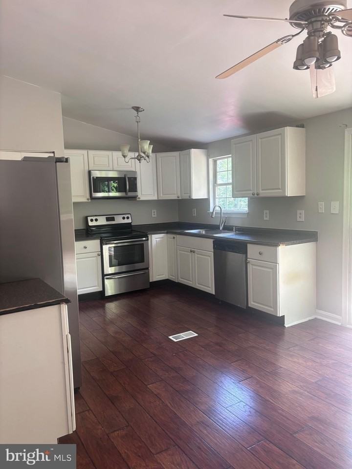 522 Brighton Pl - Photo 4 of 15