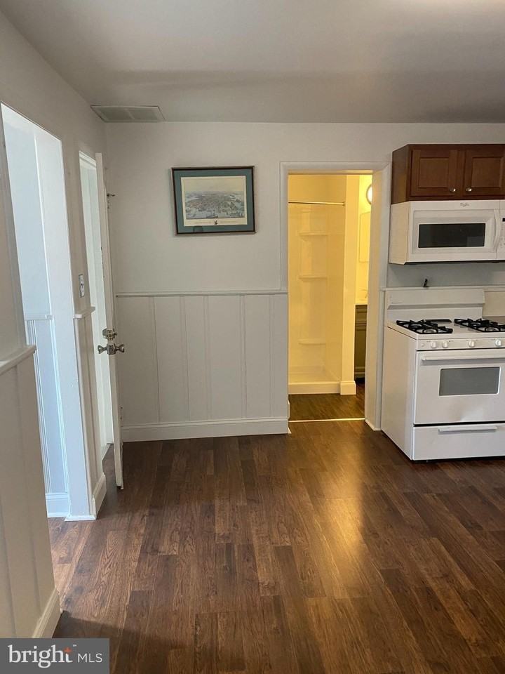 22 Bloomsbury Ave #C - Photo 3 of 13