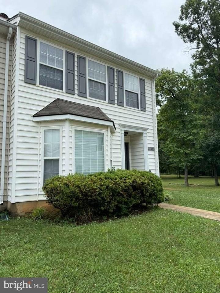 2389 Hazelwood Ct - Photo 5 of 39