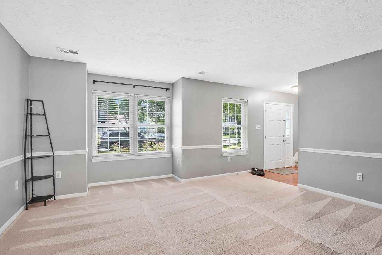 4037 Broadbill Cir - Photo 6 of 41