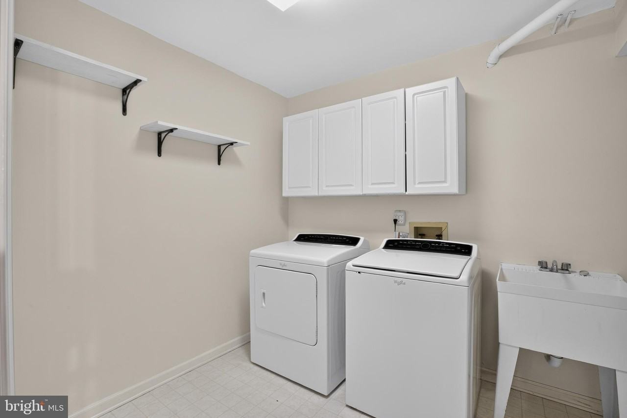 16801 Old Field Ln - Photo 3 of 17