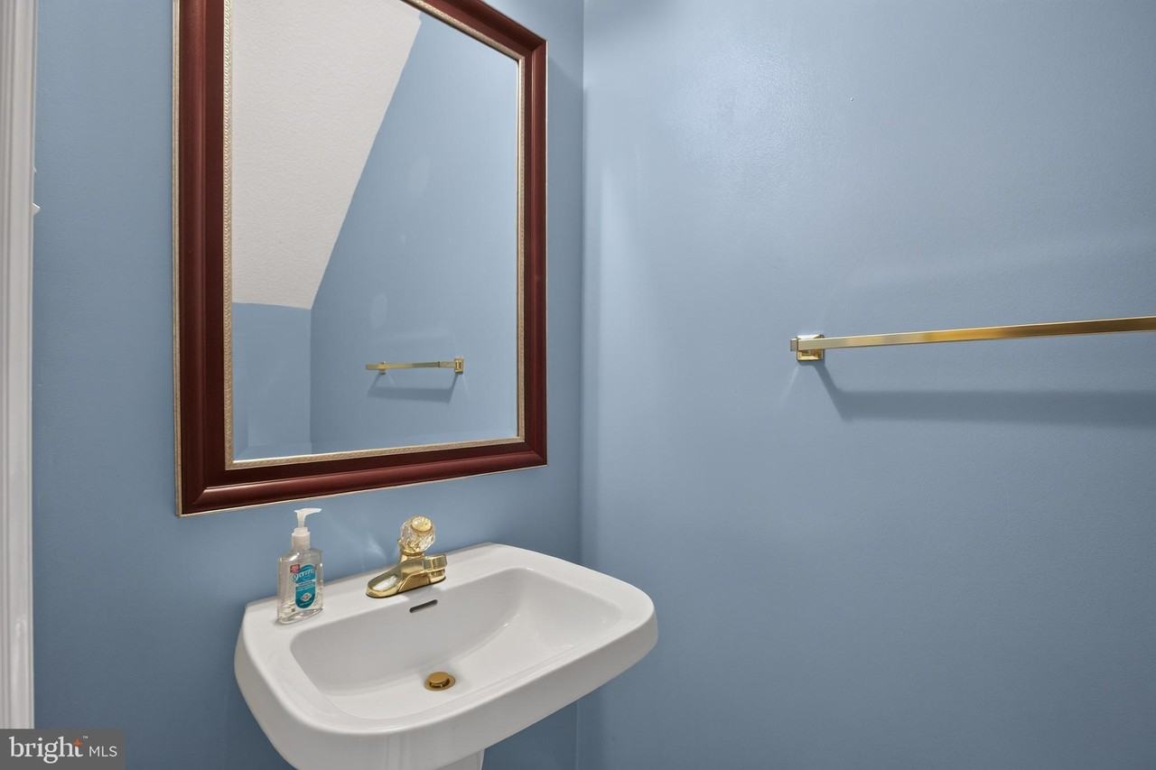 16801 Old Field Ln - Photo 6 of 17