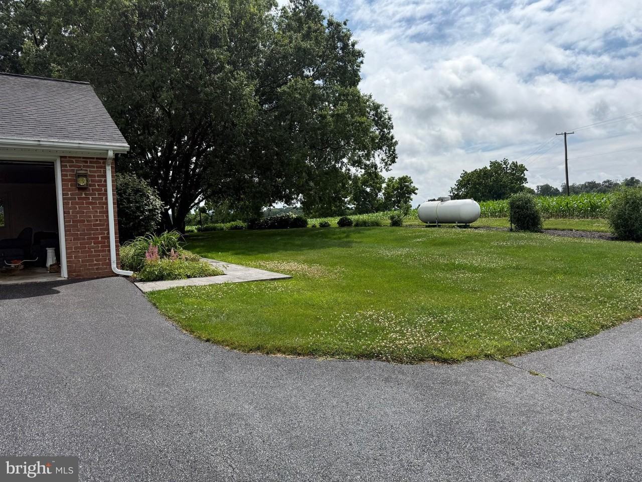 5293 Roller Rd - Photo 4 of 46