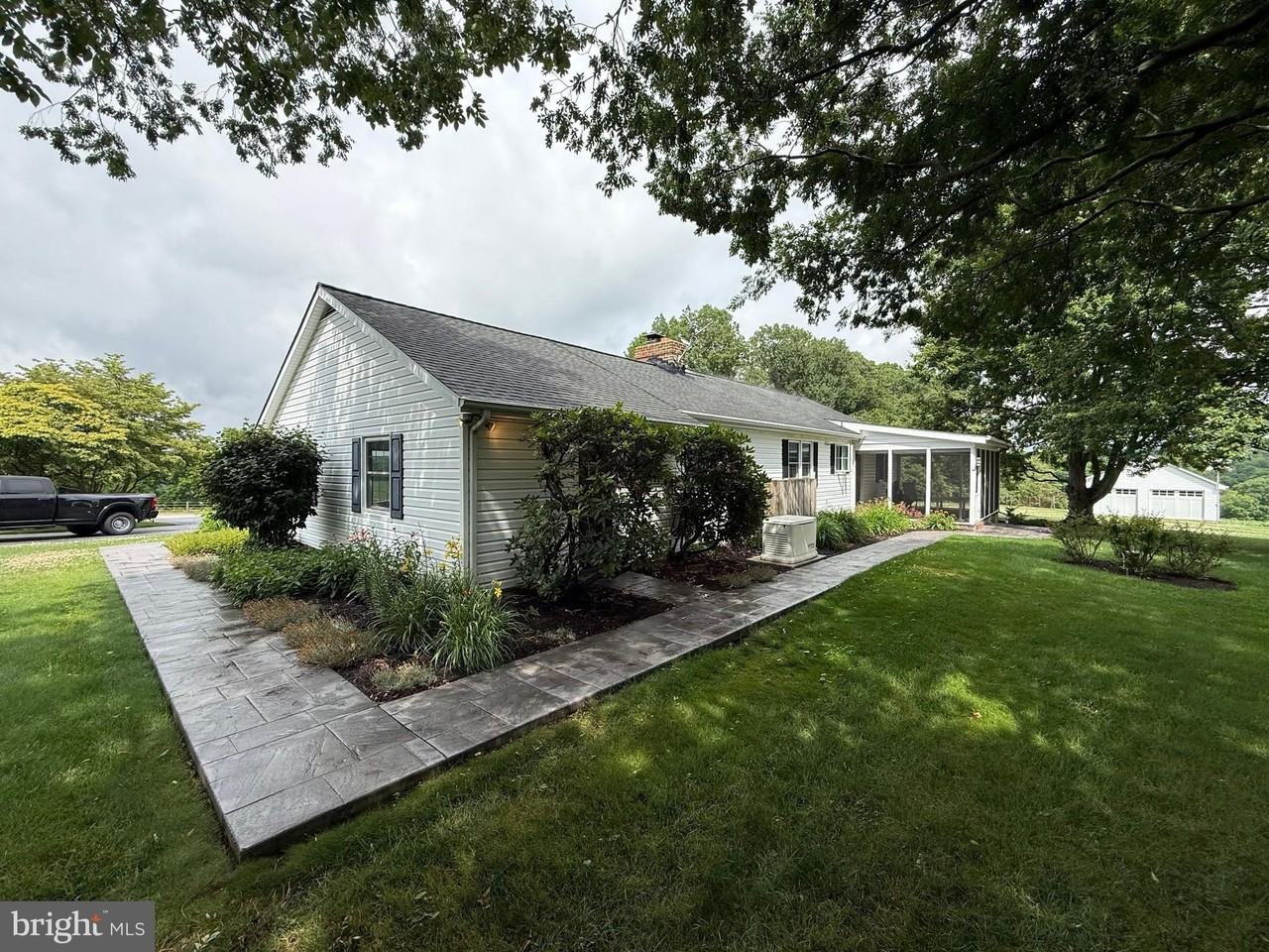 5293 Roller Rd - Photo 6 of 46