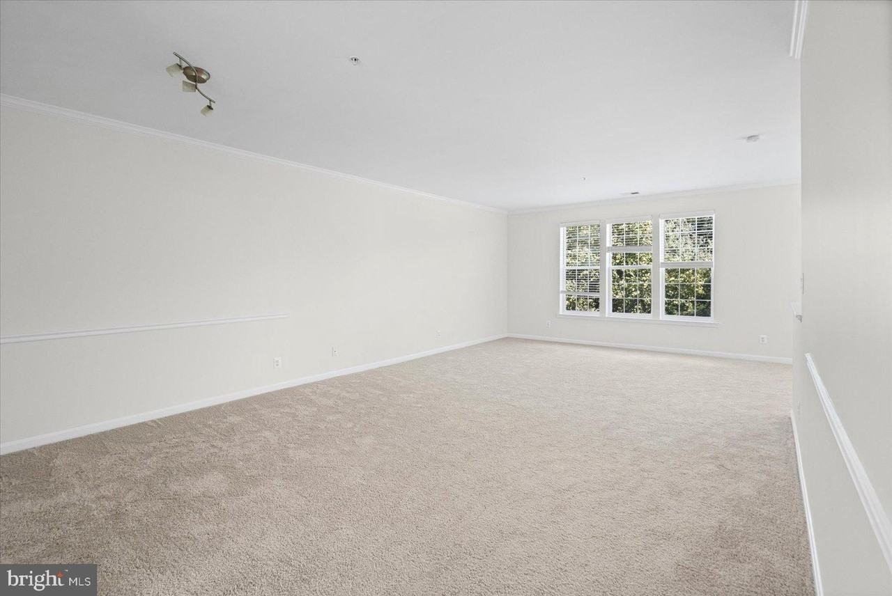 1670 Mohegan Dr #B - Photo 6 of 44