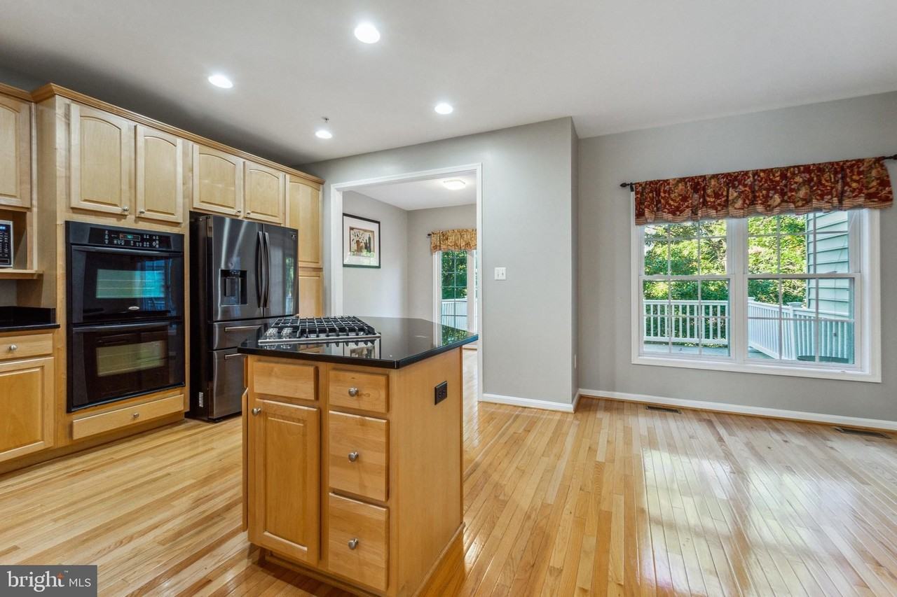 4858 Lee Hollow Pl - Photo 6 of 30