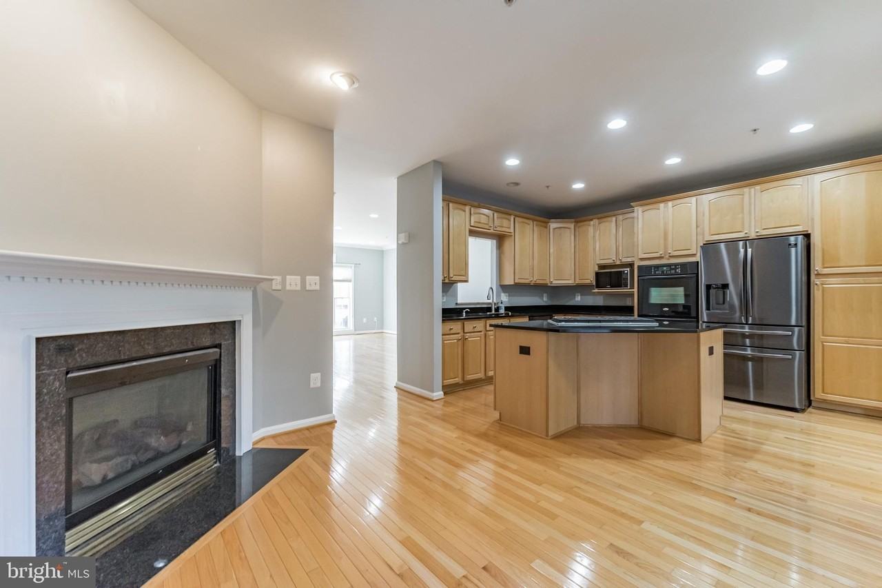 4858 Lee Hollow Pl - Photo 7 of 30