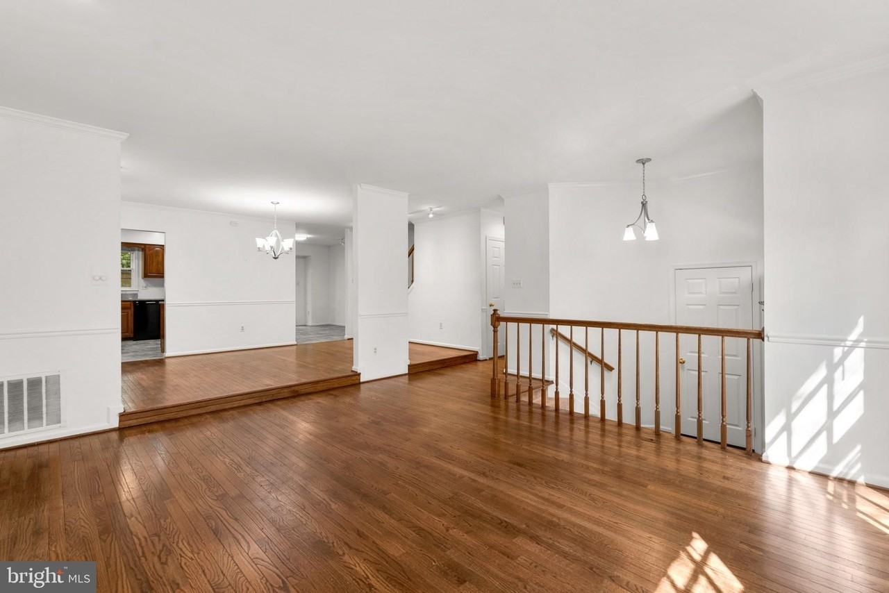 11017 Cedarwood Dr - Photo 6 of 33