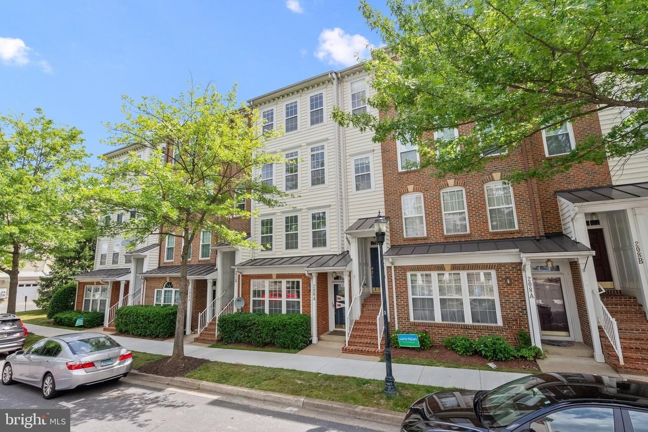 206B Heathwalk St #206B - Photo 2 of 26