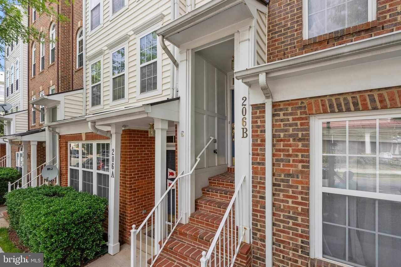 206B Heathwalk St #206B - Photo 3 of 26