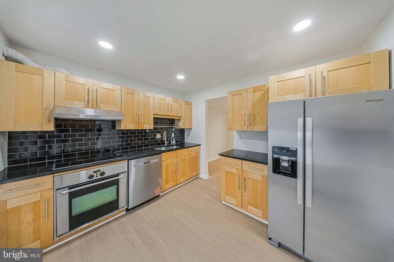 68 Orchard Dr - Photo 2 of 23