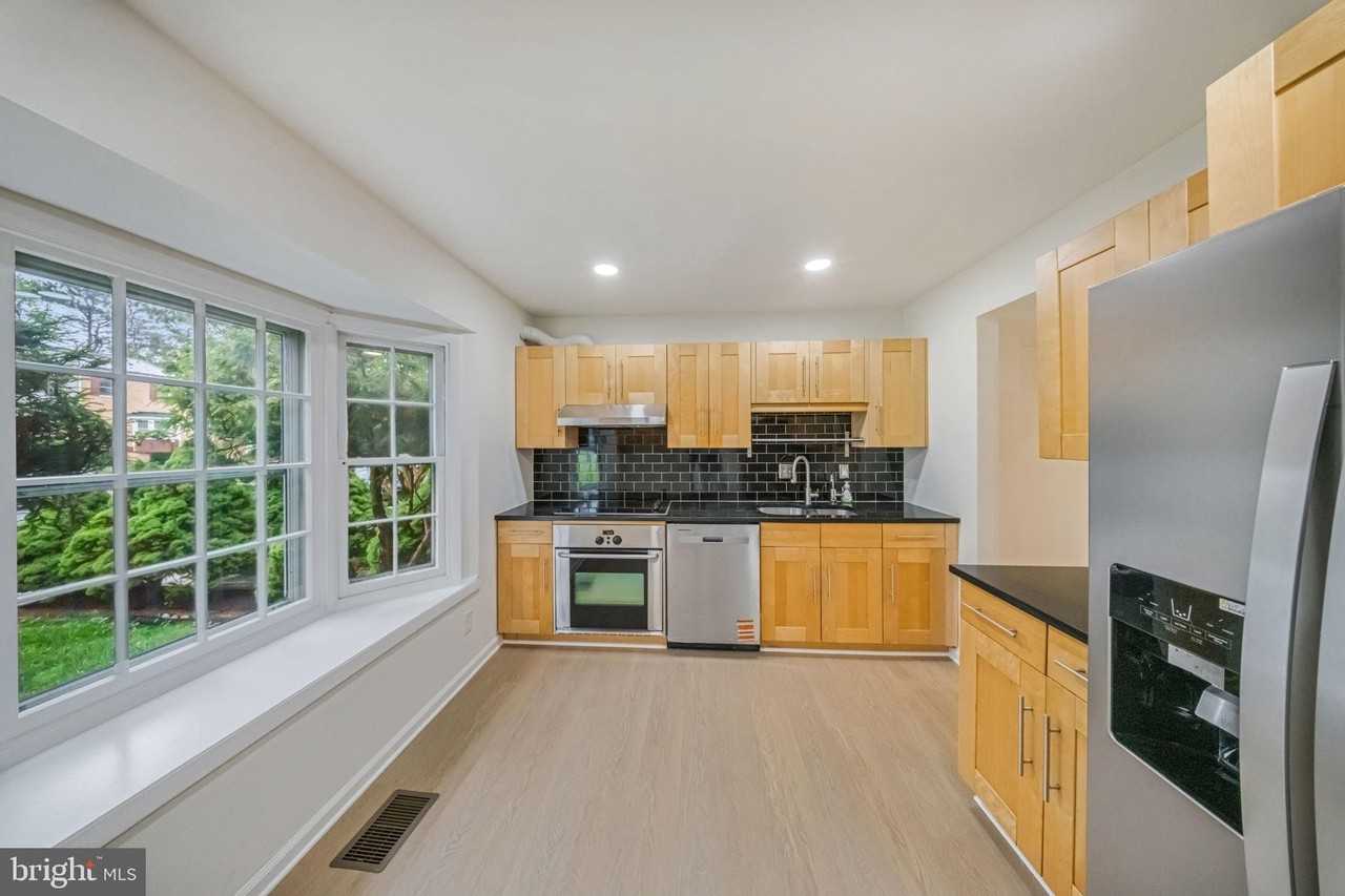68 Orchard Dr - Photo 4 of 23
