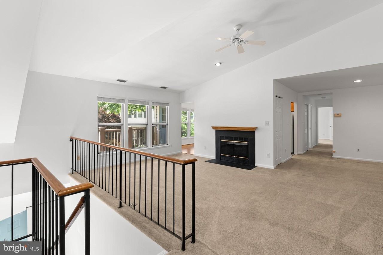 13207 Meander Cove Dr #71 - Photo 4 of 40