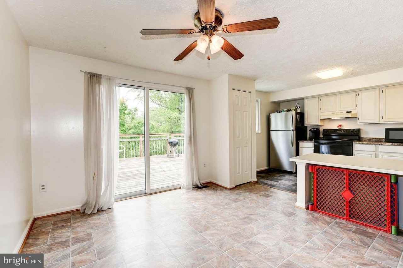 10117 Shelldrake Cir - Photo 4 of 14