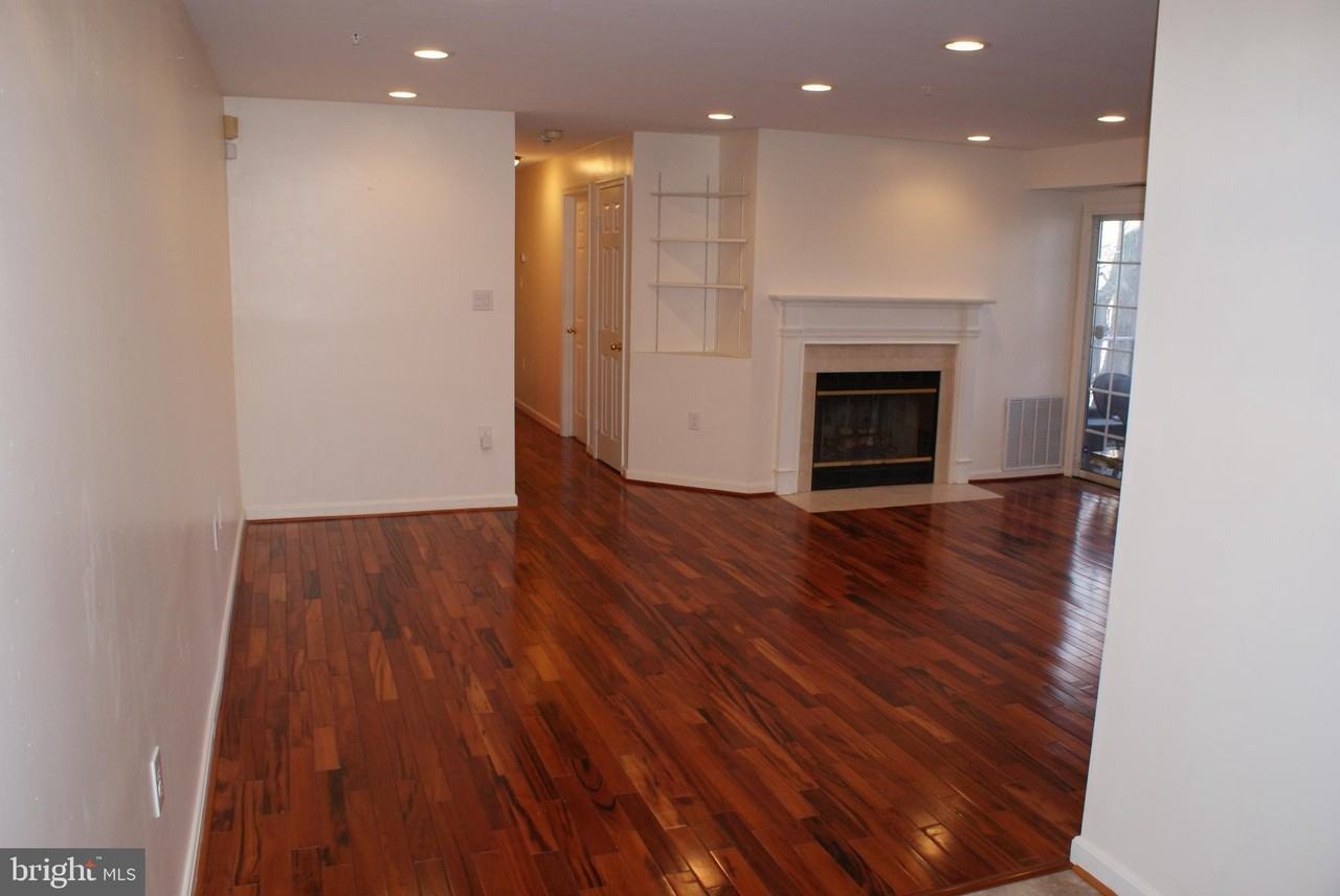 9716 Lake Pointe Ct #203 - Photo 4 of 25