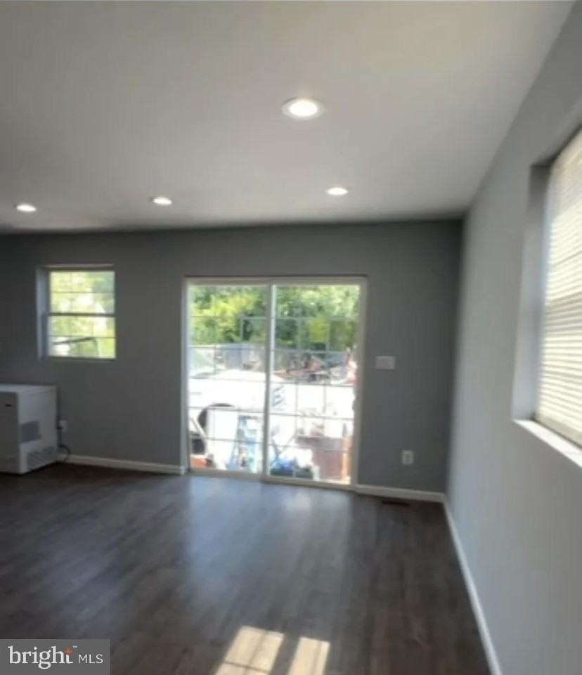 6913 Annapolis Rd - Photo 3 of 8