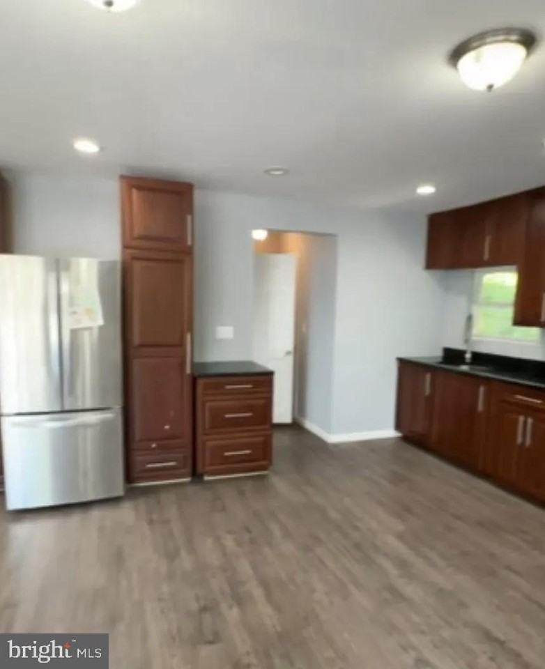 6913 Annapolis Rd - Photo 5 of 8