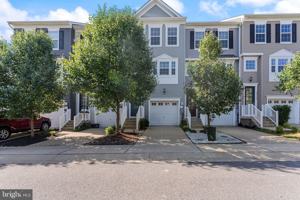 featured image of 43767 Winterberry Way
