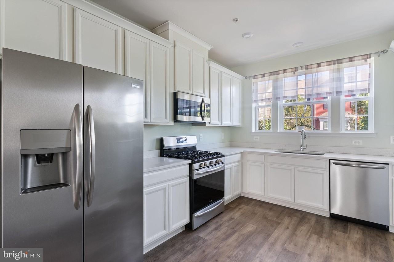 43767 Winterberry Way - Photo 2 of 17