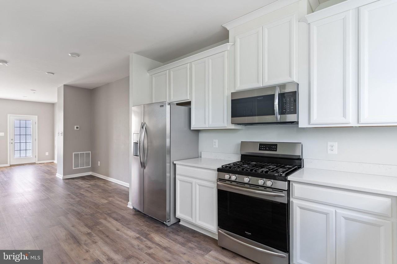 43767 Winterberry Way - Photo 3 of 17