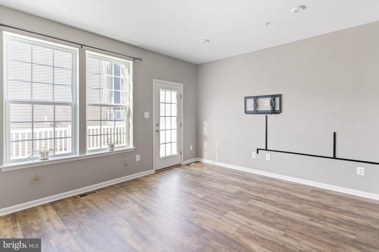 43767 Winterberry Way - Photo 4 of 17