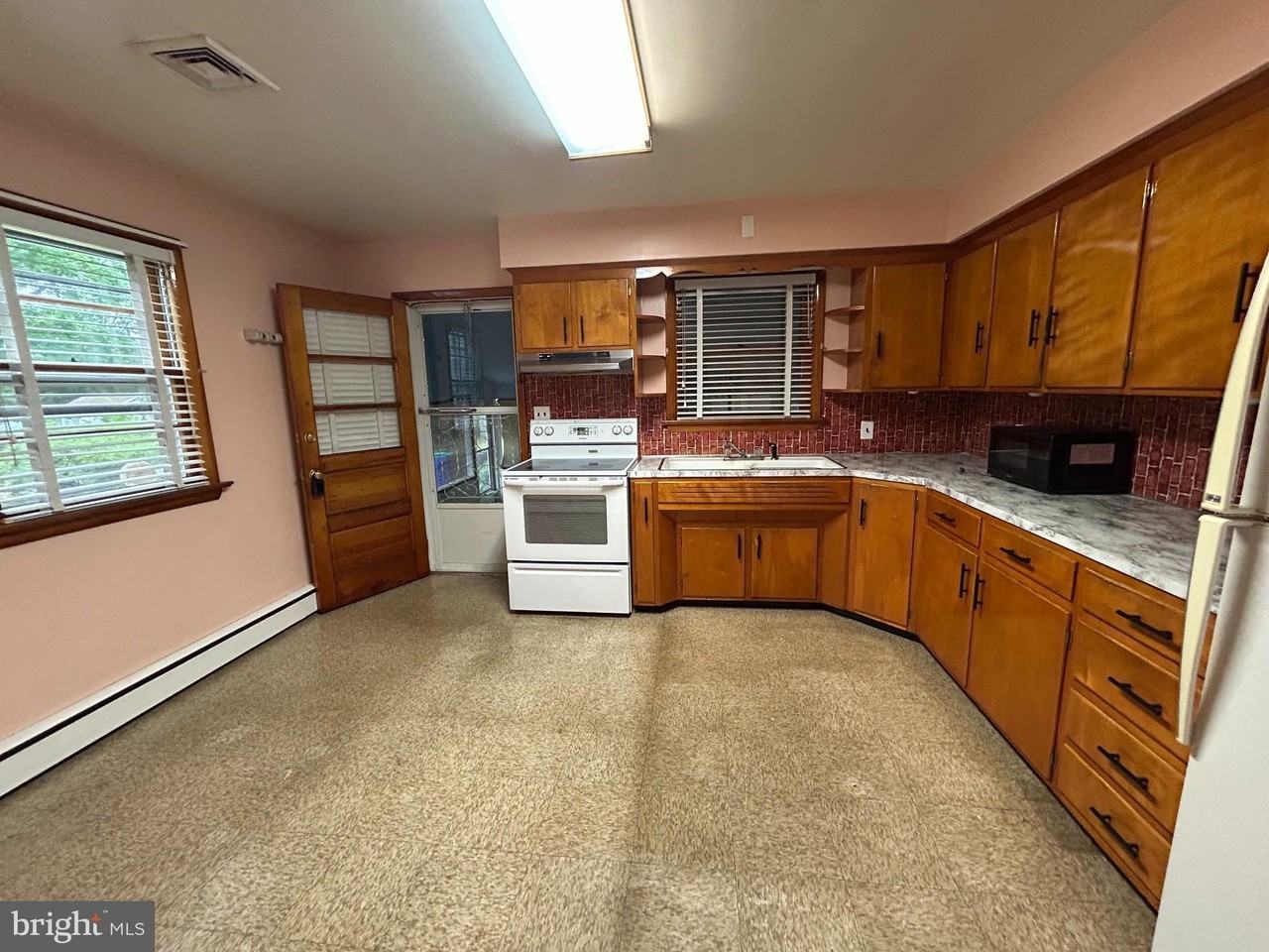 440 Bernshouse Ave - Photo 3 of 16