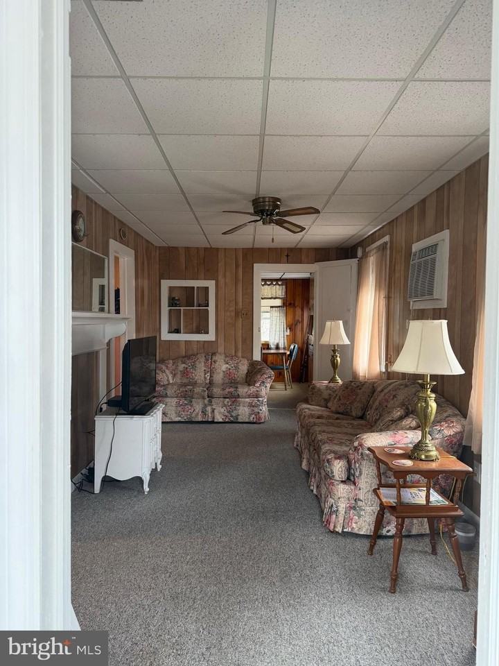 102 Garrison Ave - Photo 2 of 23