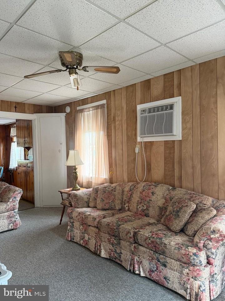 102 Garrison Ave - Photo 3 of 23