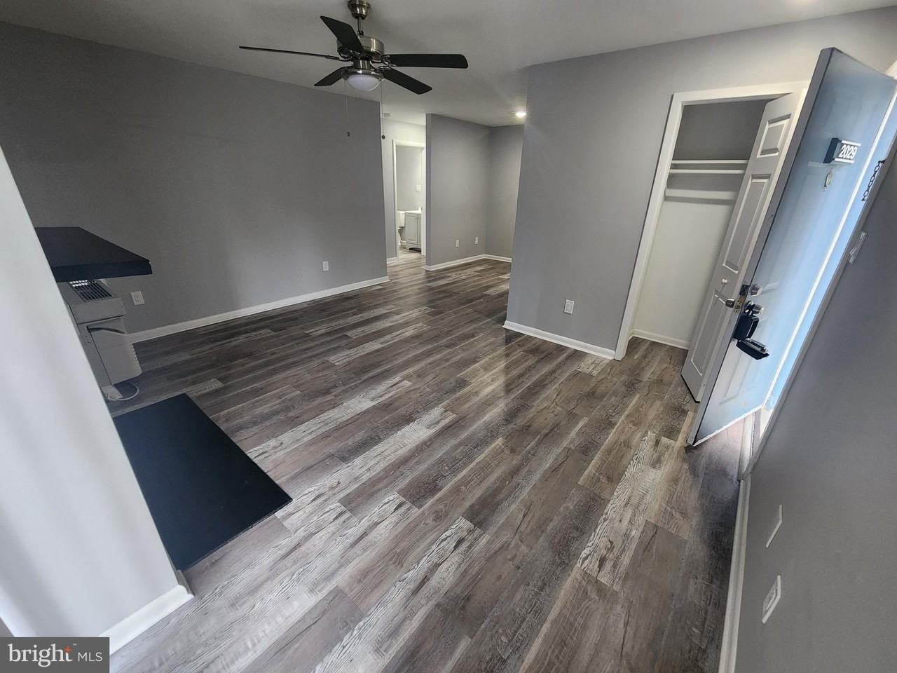 2029 Lucas Ln - Photo 2 of 9