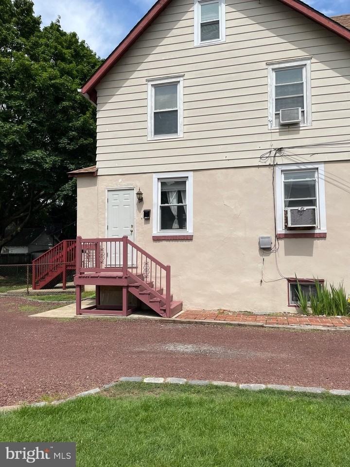 513 Jessamine Ave #2 - Photo 3 of 18