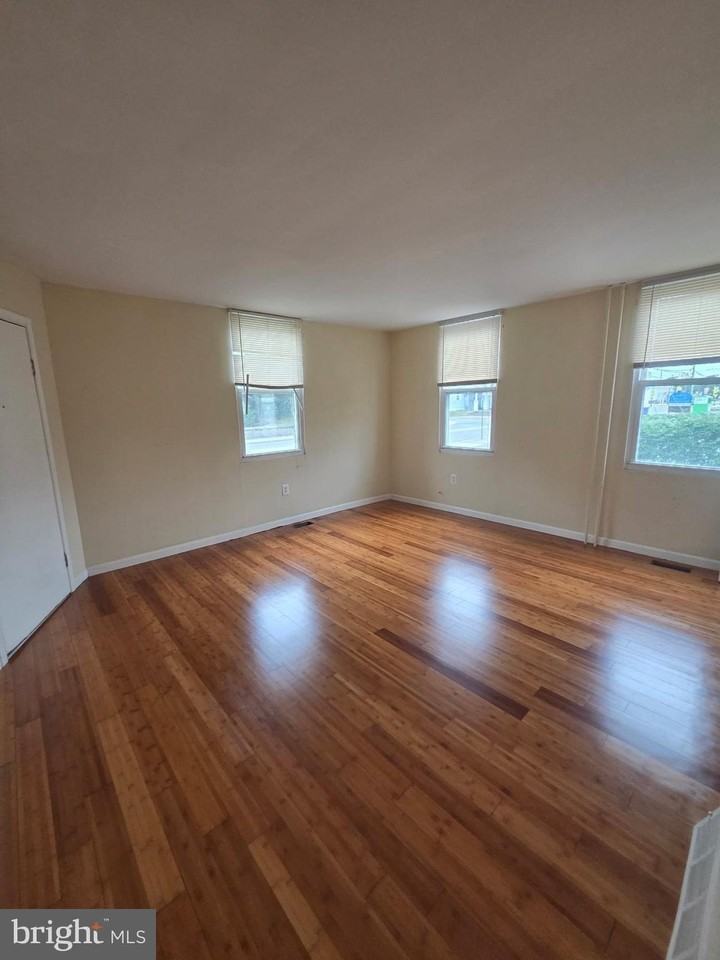137 E High St #A - Photo 2 of 7