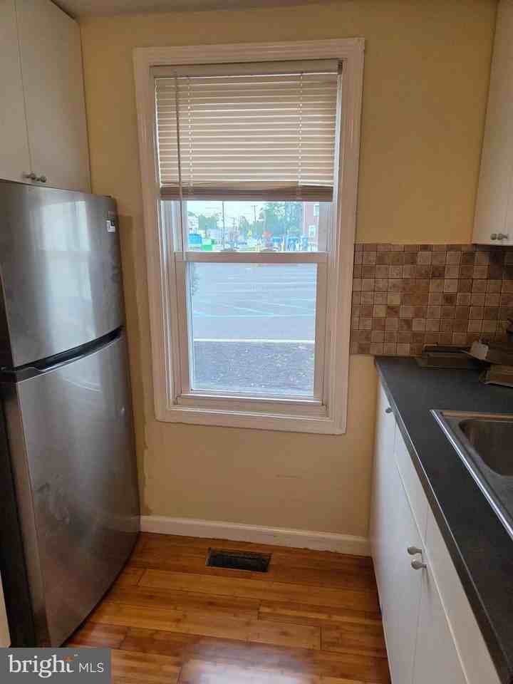 137 E High St #A - Photo 6 of 7