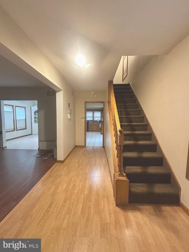 700 Schiller Ave - Photo 2 of 24