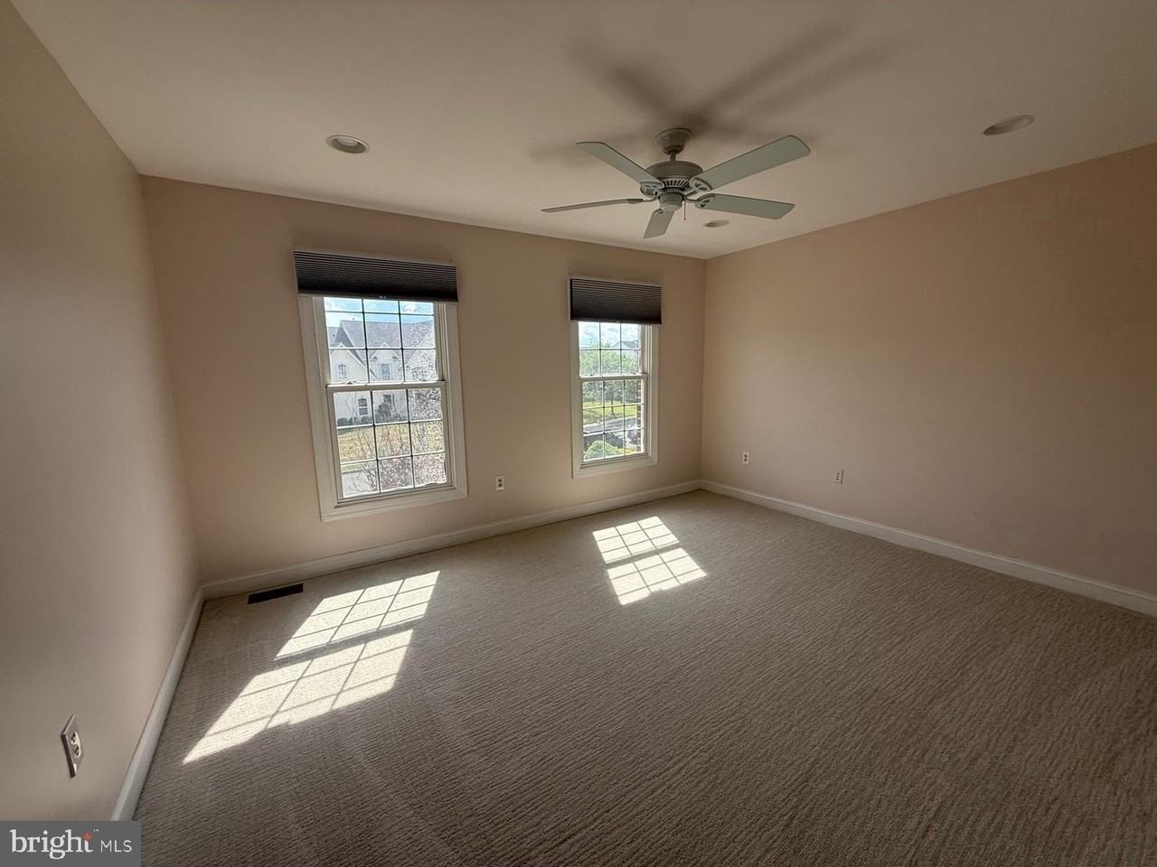 714 Marcus Cir - Photo 3 of 47