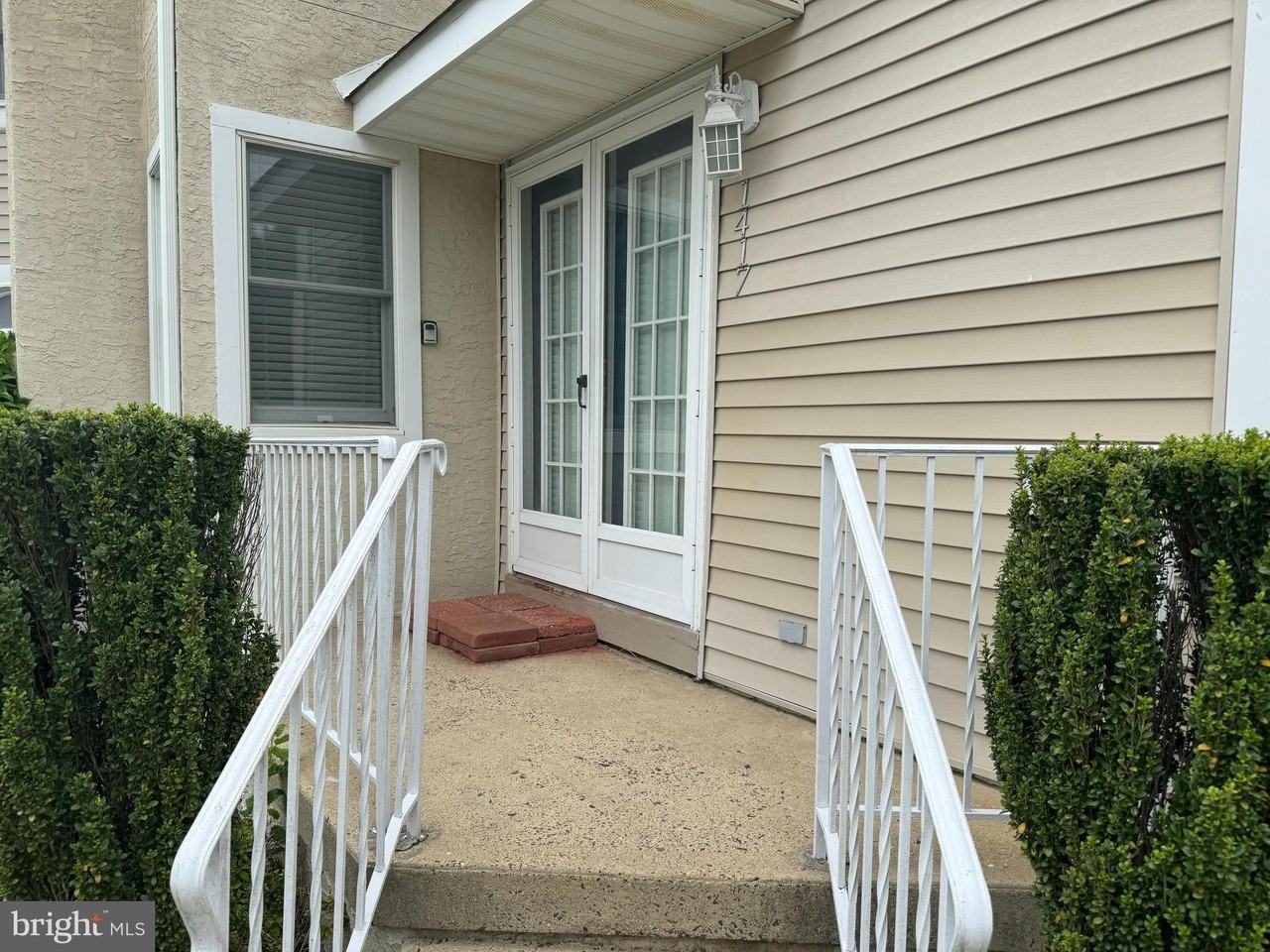 1417 Kathleen Ct - Photo 2 of 12