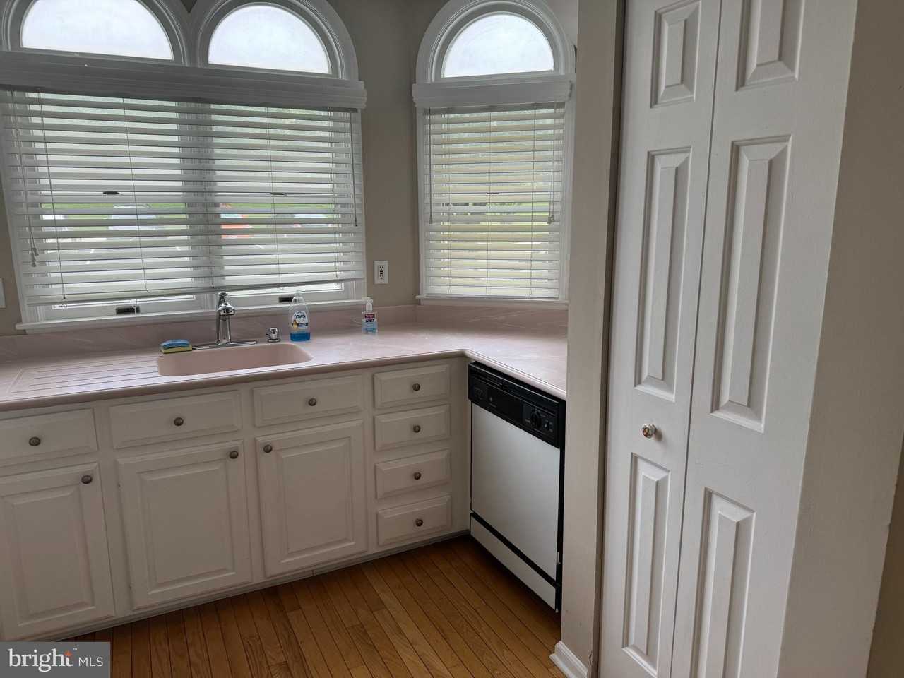 1417 Kathleen Ct - Photo 5 of 12