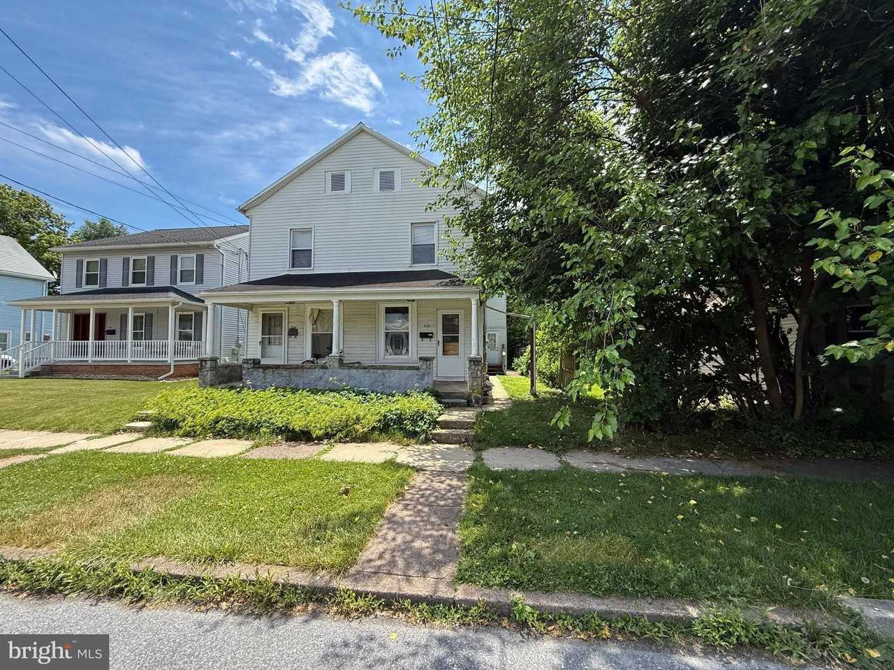 202 E Portland St - Photo 2 of 25