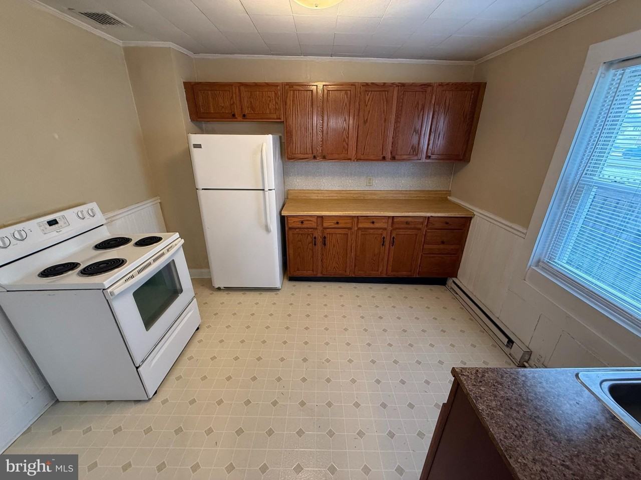 202 E Portland St - Photo 7 of 25