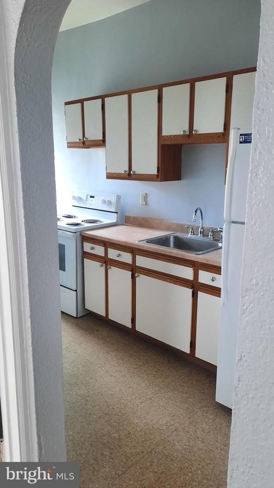 12 S Filbert St #C2 - Photo 6 of 7