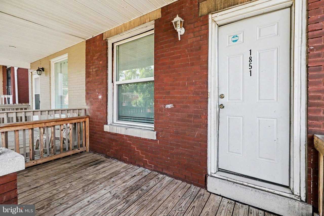1851 Spencer St - Photo 3 of 26