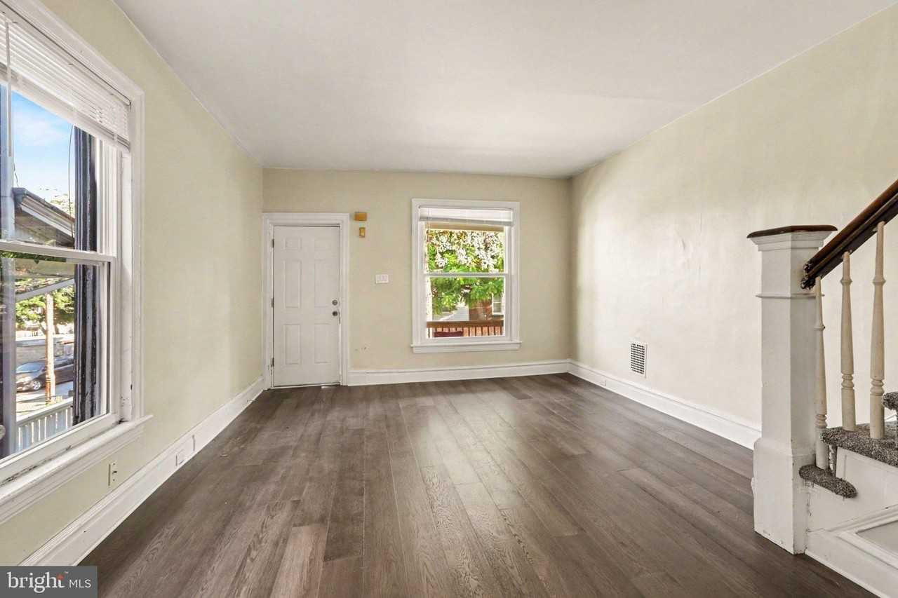 1851 Spencer St - Photo 4 of 26