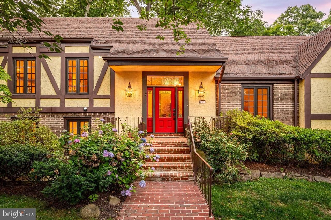 644 Robinson Ln - Photo 4 of 50