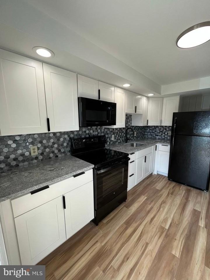 331 Spring Mill Ave #3 - Photo 2 of 18