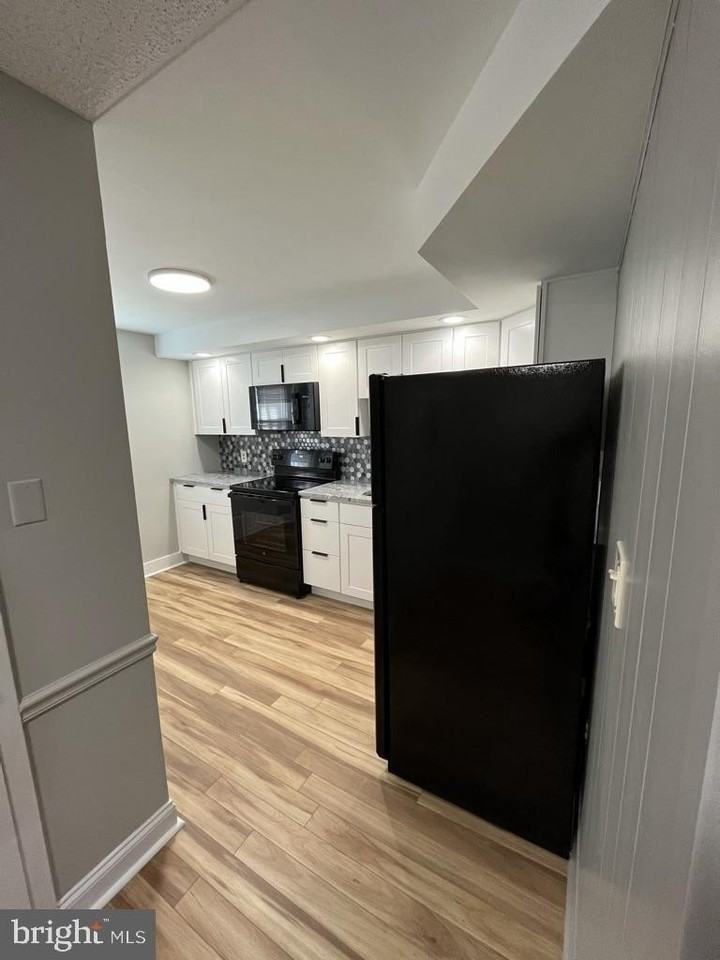 331 Spring Mill Ave #3 - Photo 4 of 18