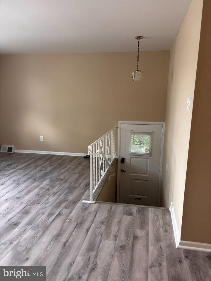 1730 Borbeck Ave #2F - Photo 7 of 30