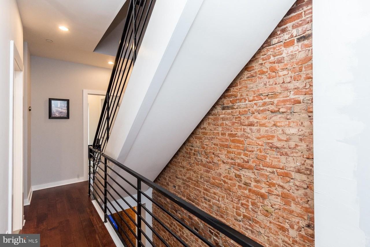 3016 Baltz St - Photo 7 of 32