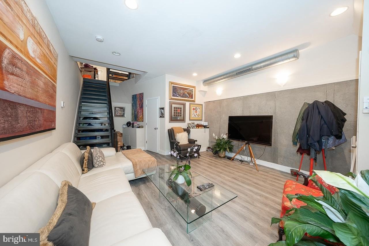 715 Shirley St #A - Photo 2 of 24