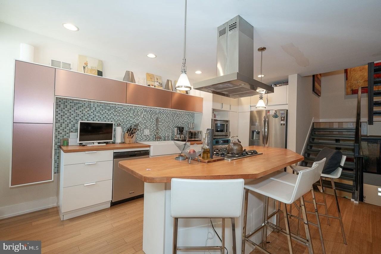 715 Shirley St #A - Photo 3 of 24